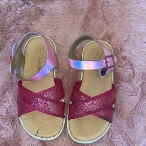 Strap sandals